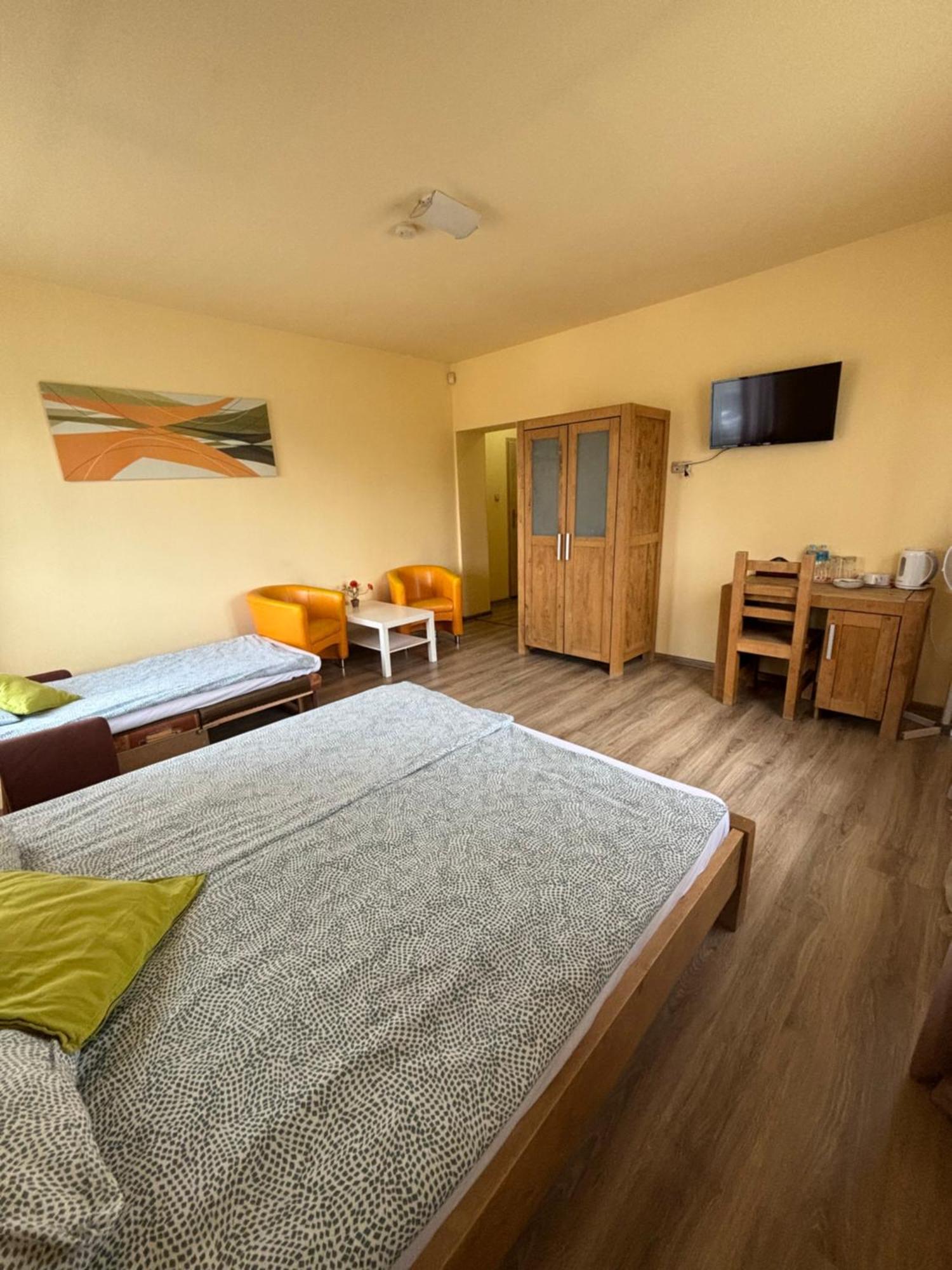 Bedrooms 3 Maja 15A Łódź Buitenkant foto
