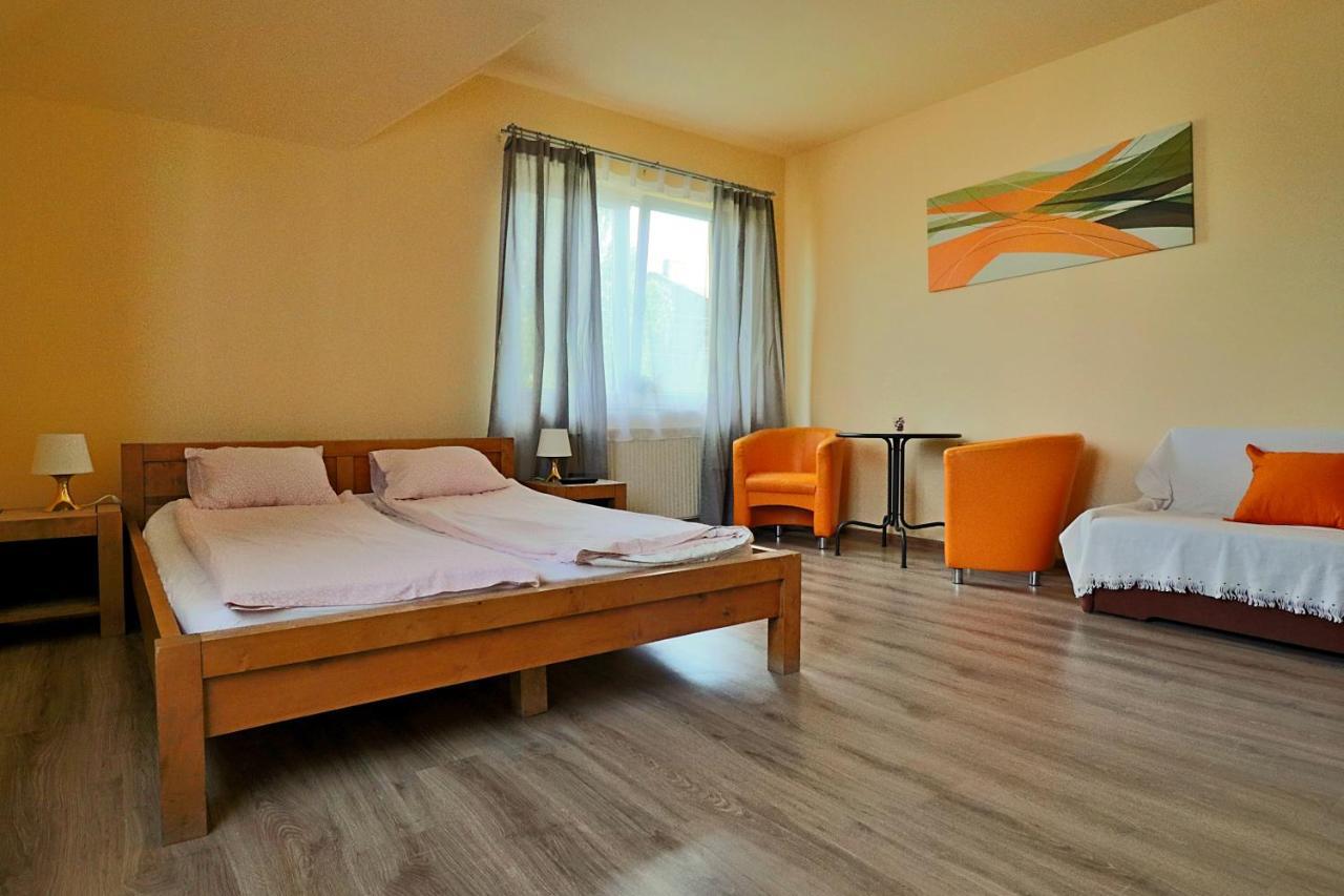 Bedrooms 3 Maja 15A Łódź Buitenkant foto